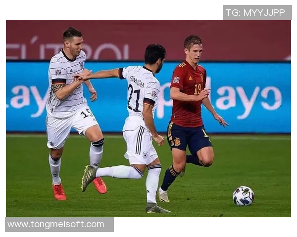 荷兰与德国足球对决比分揭晓精彩瞬间回顾 荷兰与德国足球对决比分揭晓精彩瞬间回顾