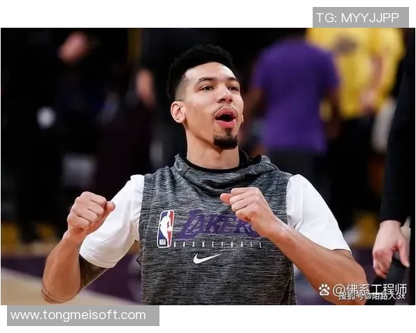 贾莫兰特的崛起之路:从新秀到NBA明星的奋斗故事 贾莫兰特的崛起之路:从新秀到NBA明星的奋斗故事