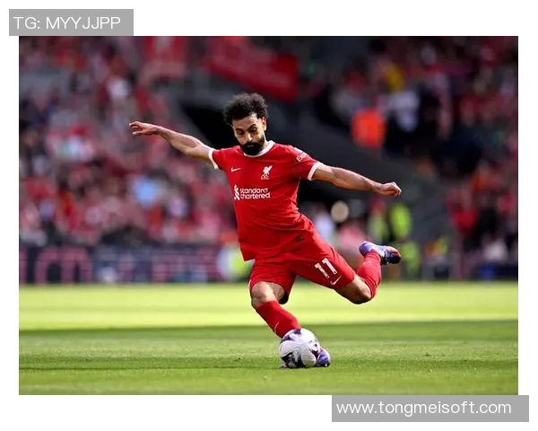 利物浦主场迎战亚特兰大期待精彩对决两队实力较量引发球迷热情 利物浦主场迎战亚特兰大期待精彩对决两队实力较量引发球迷热情