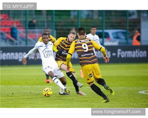 甘冈与奥尔良对决分析球队状态战术布置及胜负预测